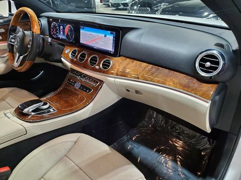 Used 2020 Mercedes-Benz E 350 Sedan image 15