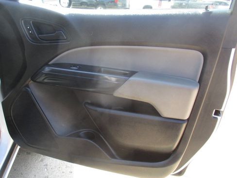 Used 2016 Chevrolet Colorado W/T AWD/4WD image 23