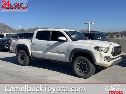 Used 2017 Toyota Tacoma TRD Off-Road image 1