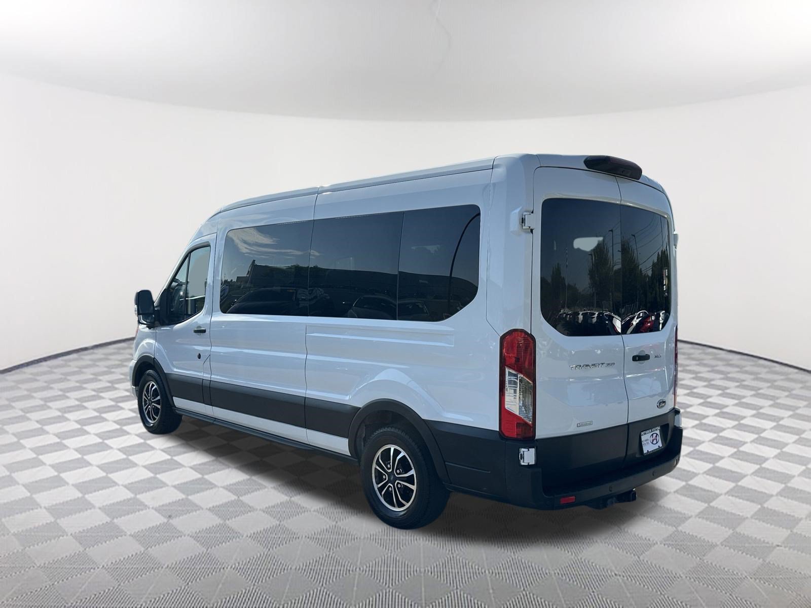 Used 2022 Ford Transit 350 XLT RWD image 7