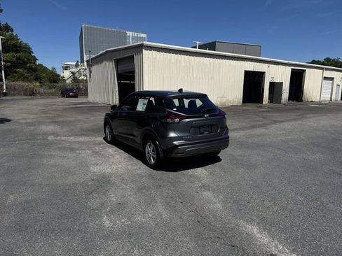 New 2025 Nissan Kicks Play S image 7