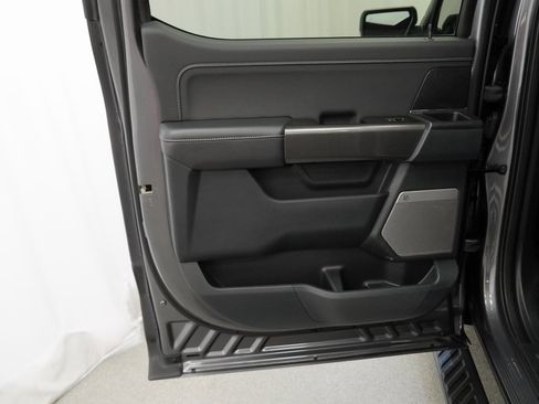 Used 2022 Ford F150 XLT w/ Equipment Group 302A High image 43