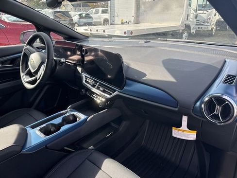 New 2026 Chevrolet Equinox EV LT image 15