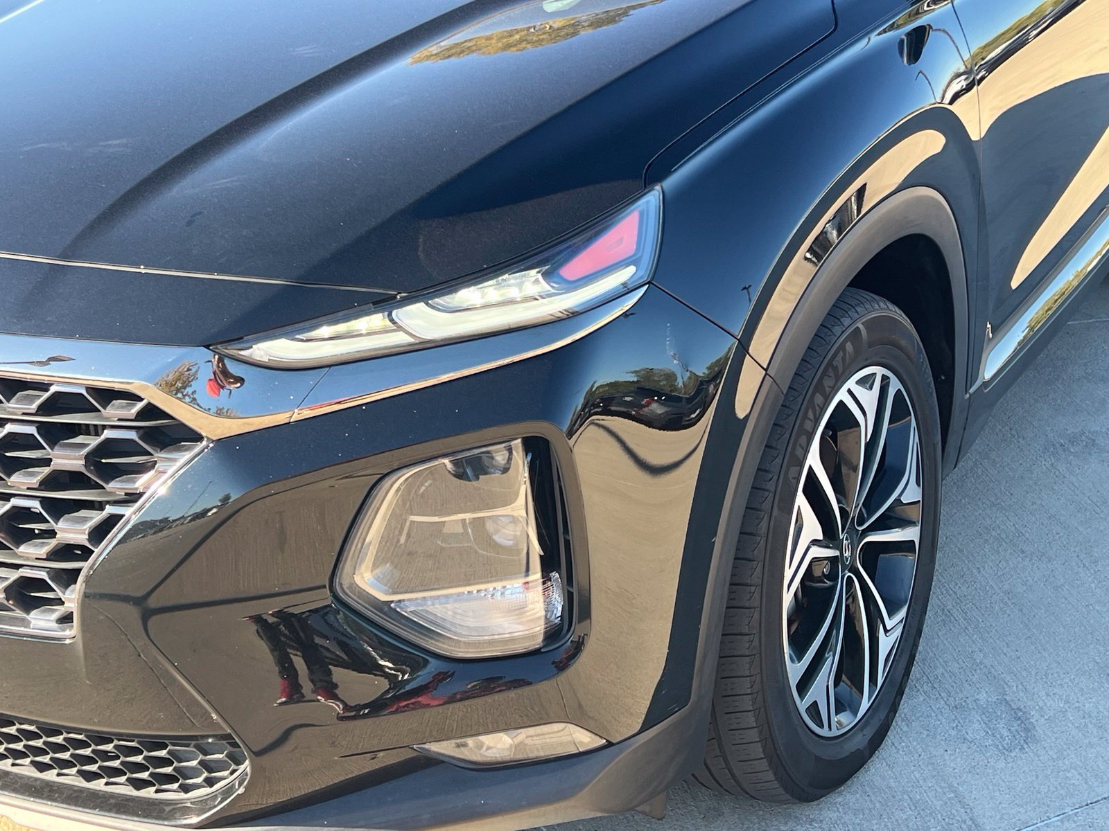 Used 2020 Hyundai Santa Fe Limited FWD image 4
