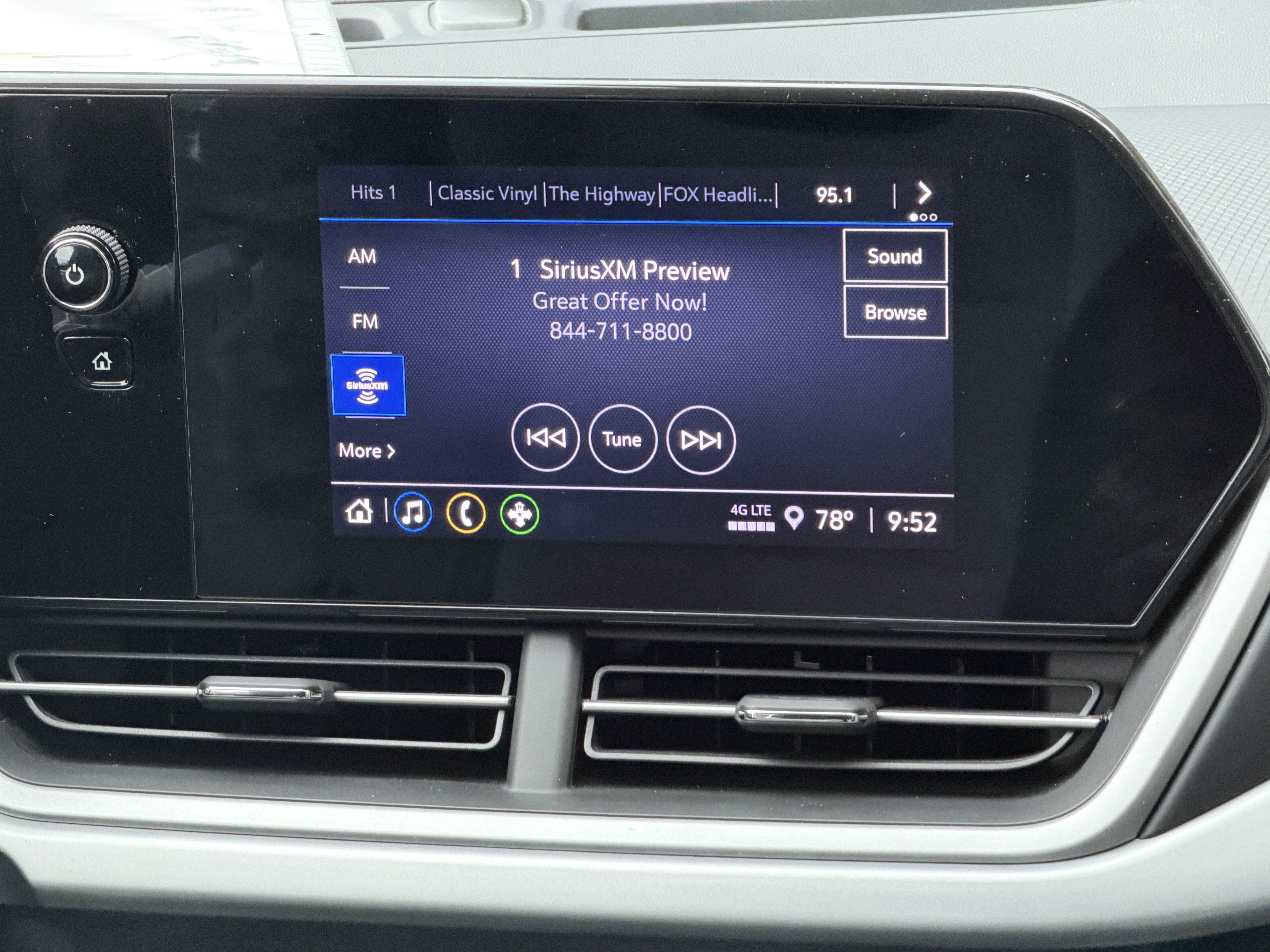 Used 2025 Chevrolet Trax LS w/ LS Convenience Package FWD image 49