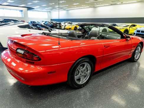 Used 1998 Chevrolet Camaro Z28 RWD image 16