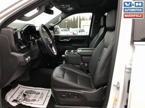 Used 2025 GMC Sierra 1500 SLT AWD/4WD image 18