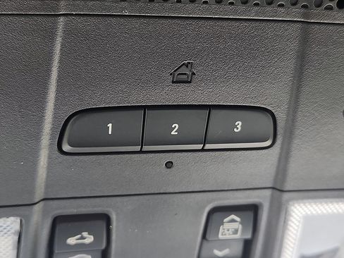 Used 2022 Cadillac XT5 Premium Luxury AWD/4WD image 9