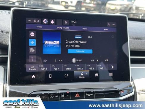 Used 2023 Jeep Compass Limited AWD/4WD image 33