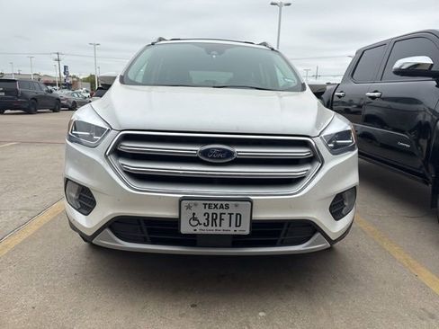 Used 2019 Ford Escape Titanium image 8
