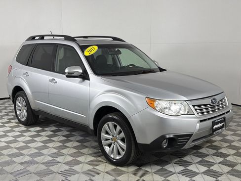 Used 2011 Subaru Forester 2.5X Touring image 3