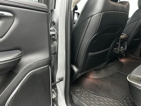 Used 2022 RAM 1500 Laramie image 31