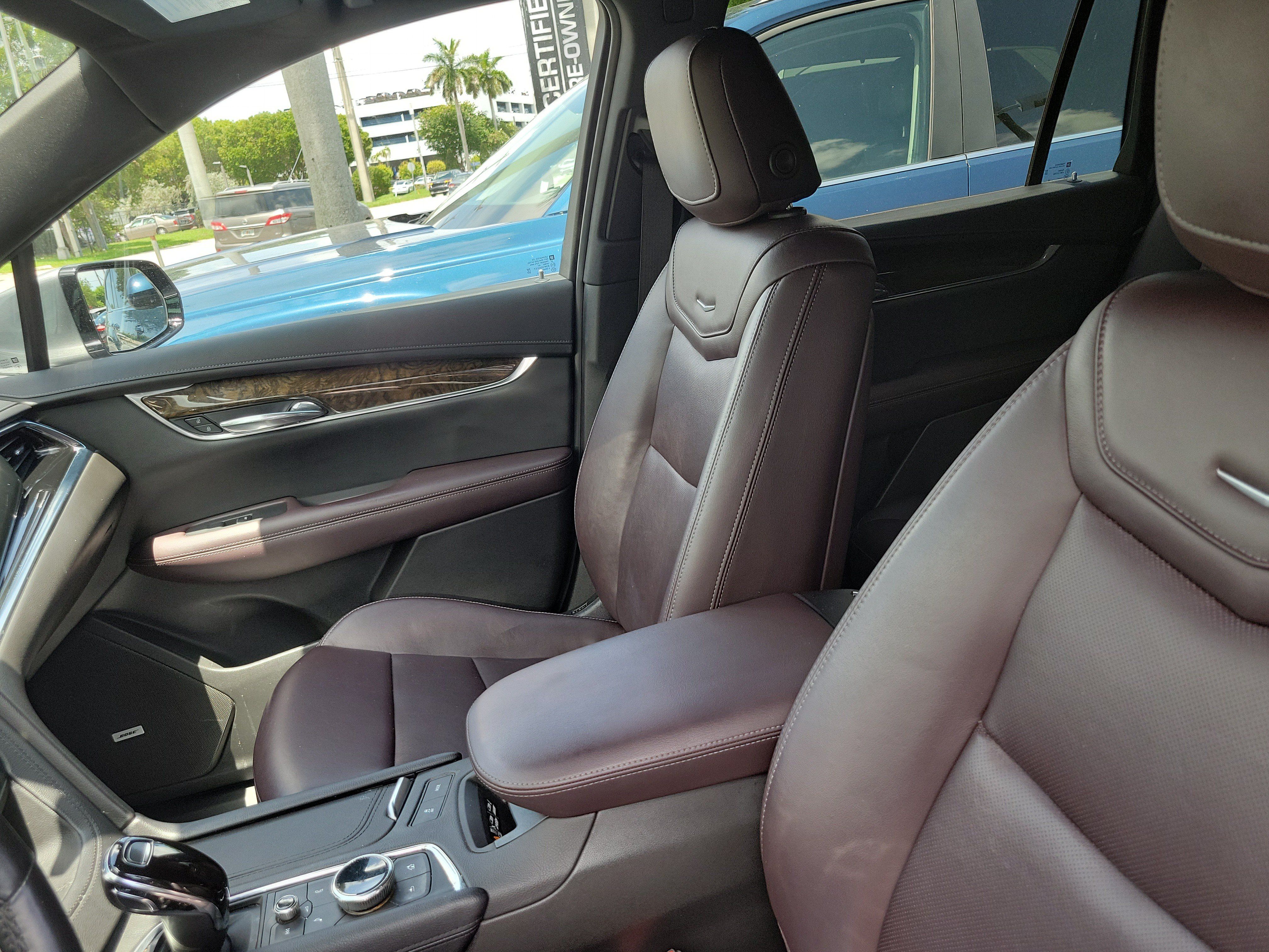 Used 2021 Cadillac XT6 Premium Luxury FWD image 16