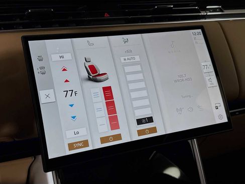 New 2026 Land Rover Range Rover Long Wheelbase SE image 17