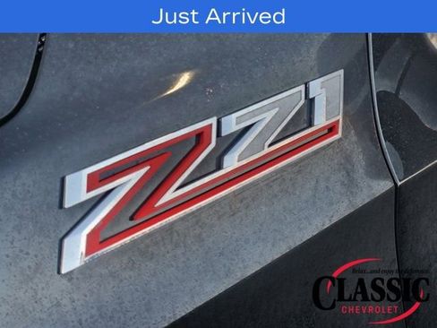 Used 2025 Chevrolet Suburban Z71 image 18