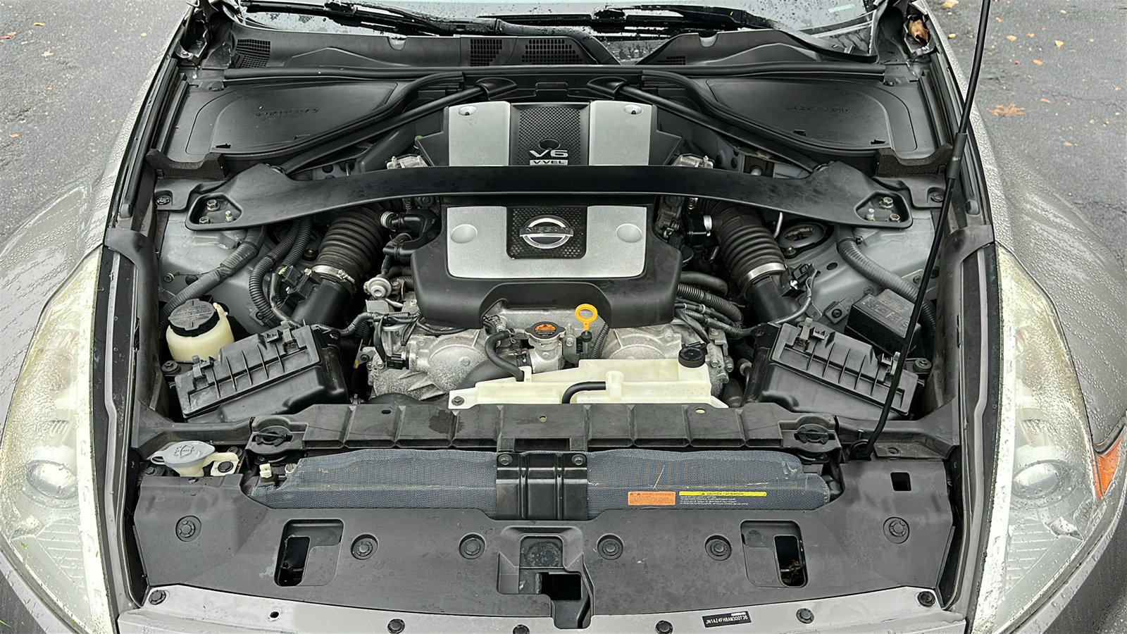 Used 2010 Nissan 370Z Touring RWD image 12