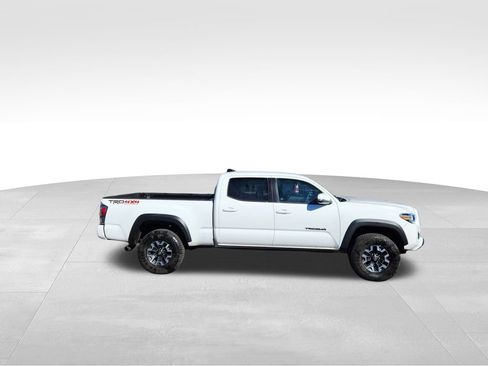 Used 2023 Toyota Tacoma TRD Off-Road image 3