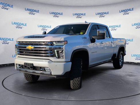 Used 2022 Chevrolet Silverado 2500 High Country w/ Safety Package II image 11