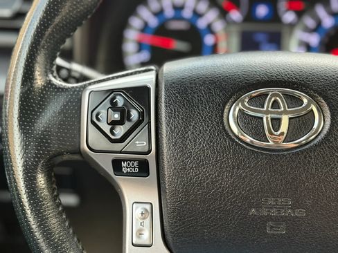 Used 2015 Toyota 4Runner SR5 RWD image 28