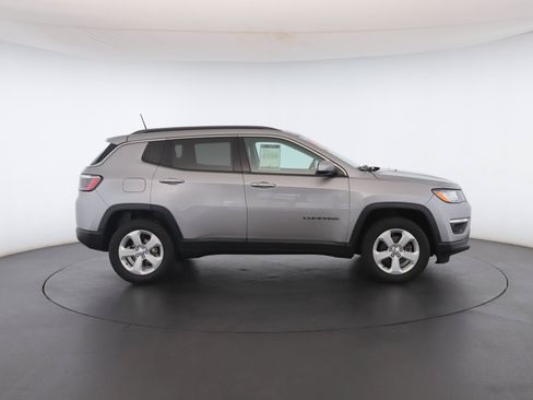 Certified 2019 Jeep Compass Latitude w/ Popular Equipment Group AWD/4WD image 27