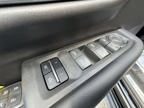 Used 2023 Chevrolet Tahoe High Country AWD/4WD image 19