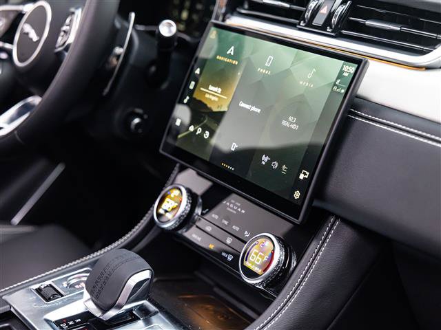 New 2025 Jaguar F-PACE R-Dynamic S AWD/4WD image 31