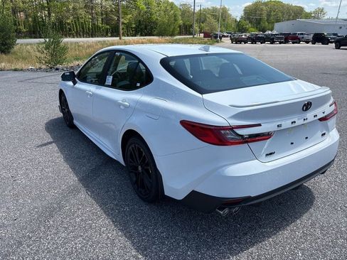 Used 2026 Toyota Camry SE FWD image 4
