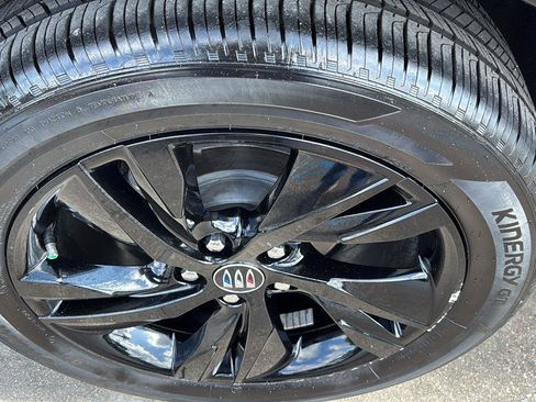 Certified 2024 Buick Encore GX Sport Touring FWD image 11