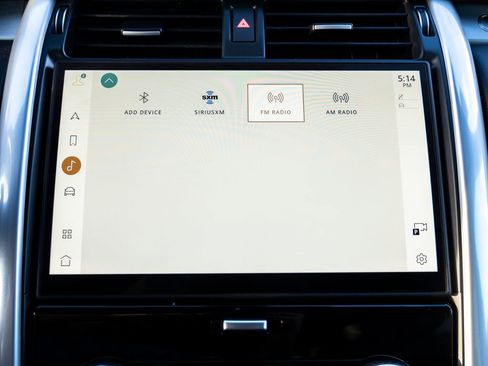 Certified 2024 Land Rover Discovery Dynamic SE image 30