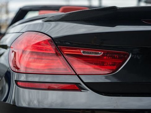 Used 2016 BMW M6 Convertible image 10