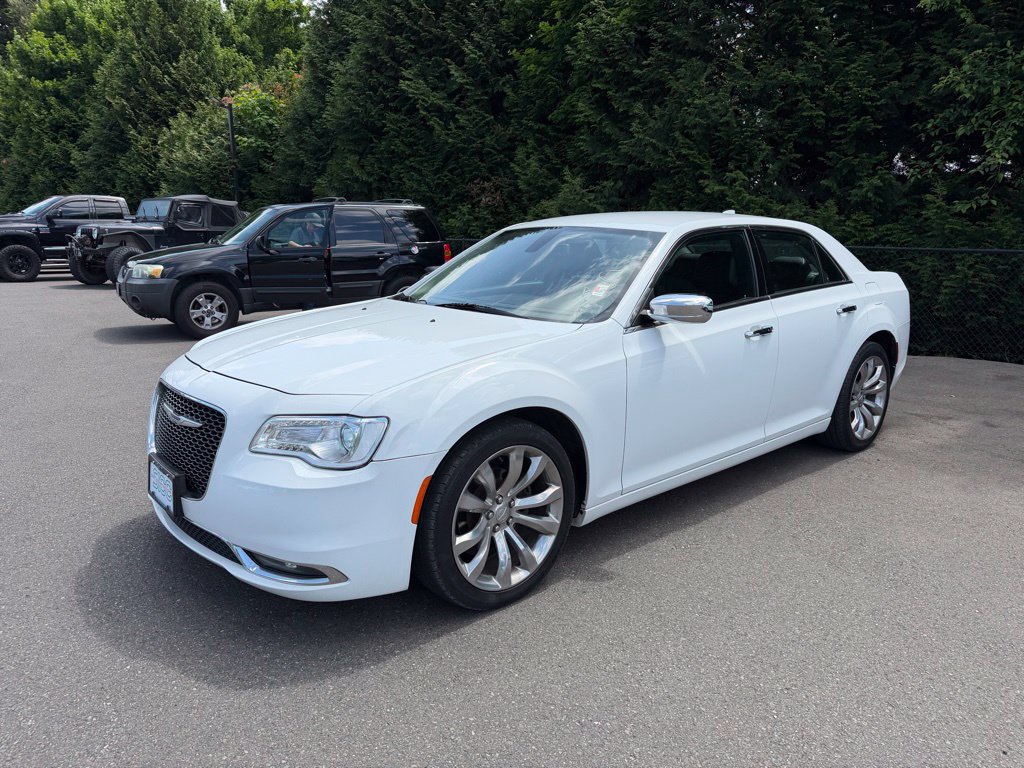 Used 2019 Chrysler 300 Limited RWD image 1
