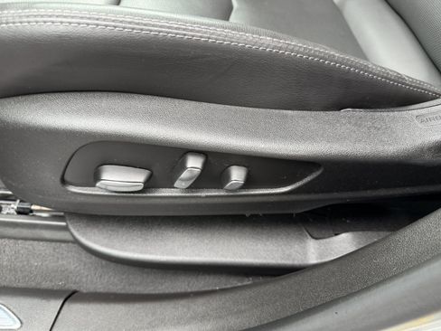 Used 2025 Cadillac XT5 Premium Luxury AWD/4WD image 19