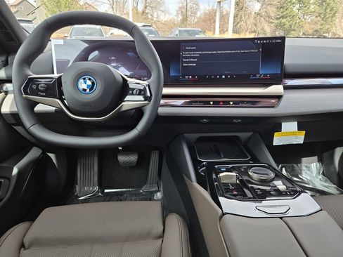 New 2026 BMW i5 eDrive40 w/ Premium Package image 28