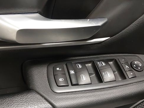 Used 2020 RAM 1500 Big Horn AWD/4WD image 25