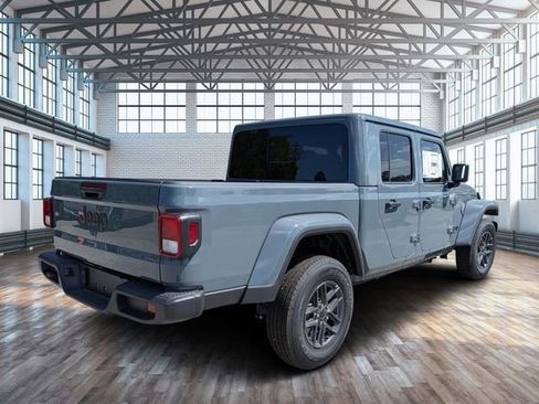 New 2025 Jeep Gladiator Sport AWD/4WD image 4