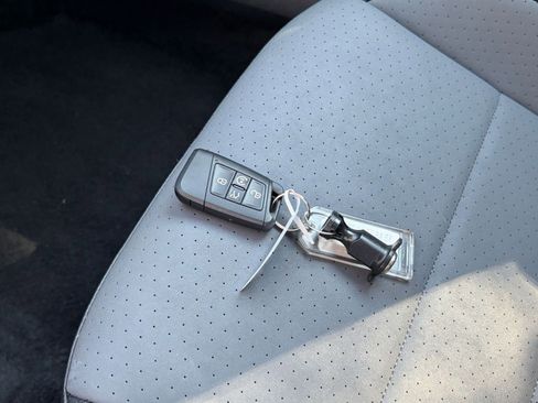 Used 2025 Volkswagen Jetta SE image 20