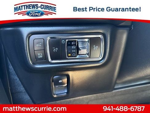 Used 2023 Lincoln Nautilus FWD w/ Premium Package image 25