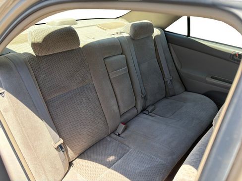 Used 2004 Toyota Camry LE FWD image 17