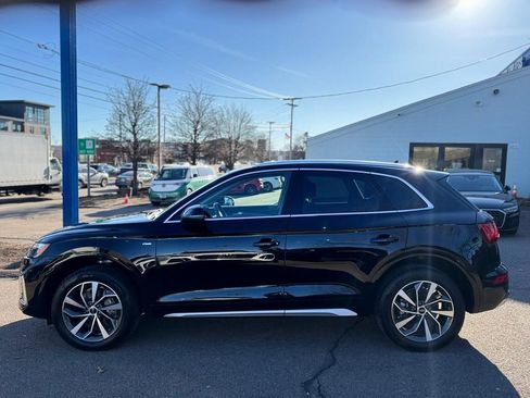 Used 2023 Audi Q5 2.0T Premium w/ Convenience Package image 3