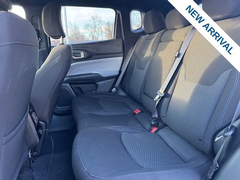 Used 2025 Jeep Compass Sport image 14