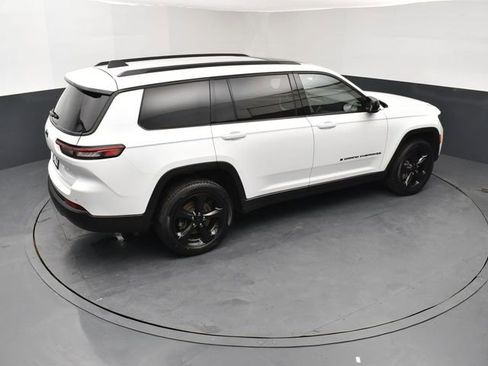 Used 2023 Jeep Grand Cherokee L Laredo AWD/4WD image 18