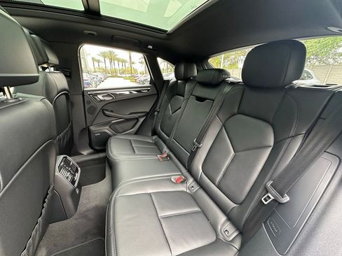 Used 2026 Porsche Macan AWD/4WD image 36