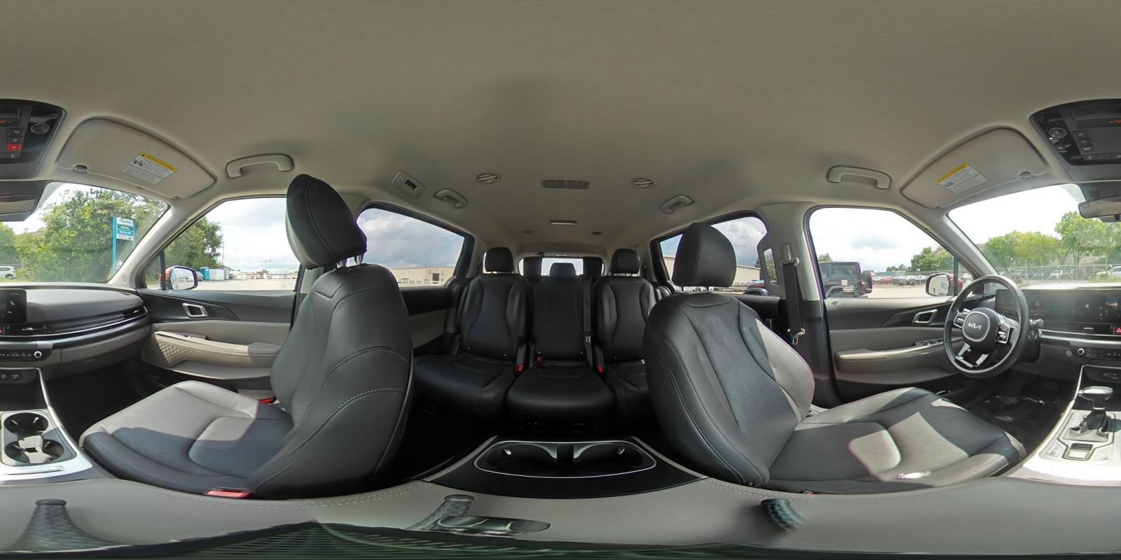 Used 2026 Kia Carnival FWD image 43