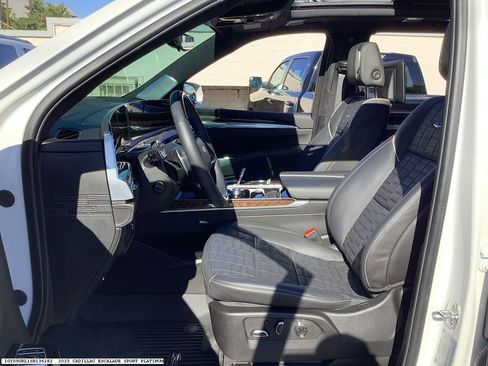 Used 2025 Cadillac Escalade Sport Platinum image 12