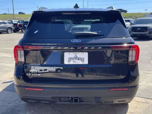 New 2026 Ford Explorer Active image 4