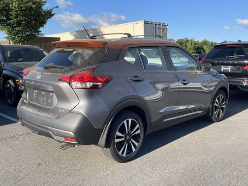 Used 2018 Nissan Kicks SR w/ Premium Package FWD image 4