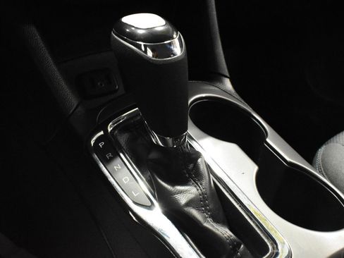 Used 2019 Chevrolet Cruze LT image 19