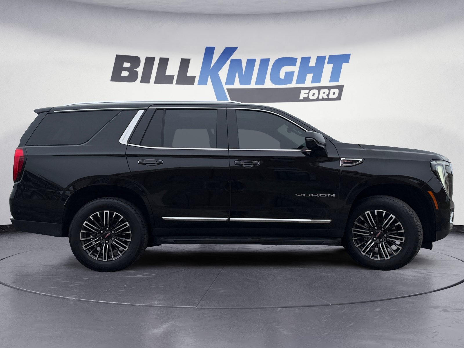 Used 2025 GMC Yukon Elevation w/ Elevation Premium Package AWD/4WD image 6