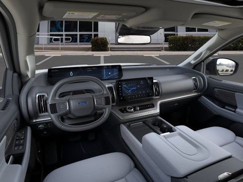 New 2026 Ford Expedition Platinum w/ Platinum Ultimate Package AWD/4WD image 9
