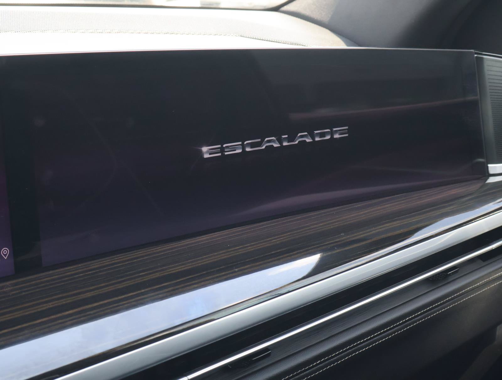 Used 2026 Cadillac Escalade Luxury AWD/4WD image 33